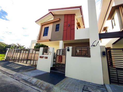 house and lots in the grand parkplace village